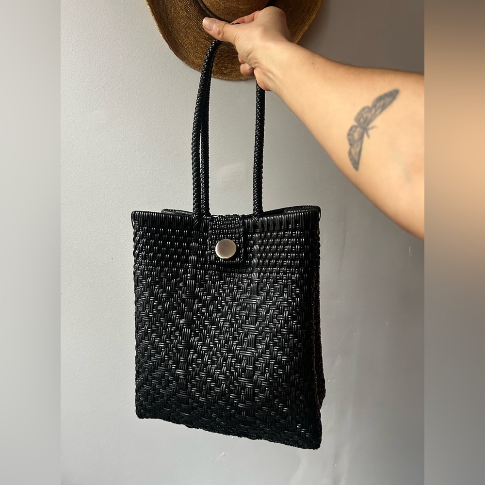 Black handwoven Mexican tote bag